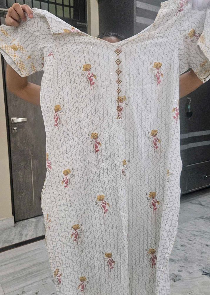 2 comboo White Floral Kurta