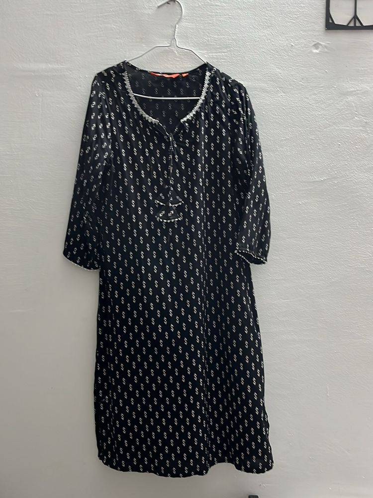Black Kurti
