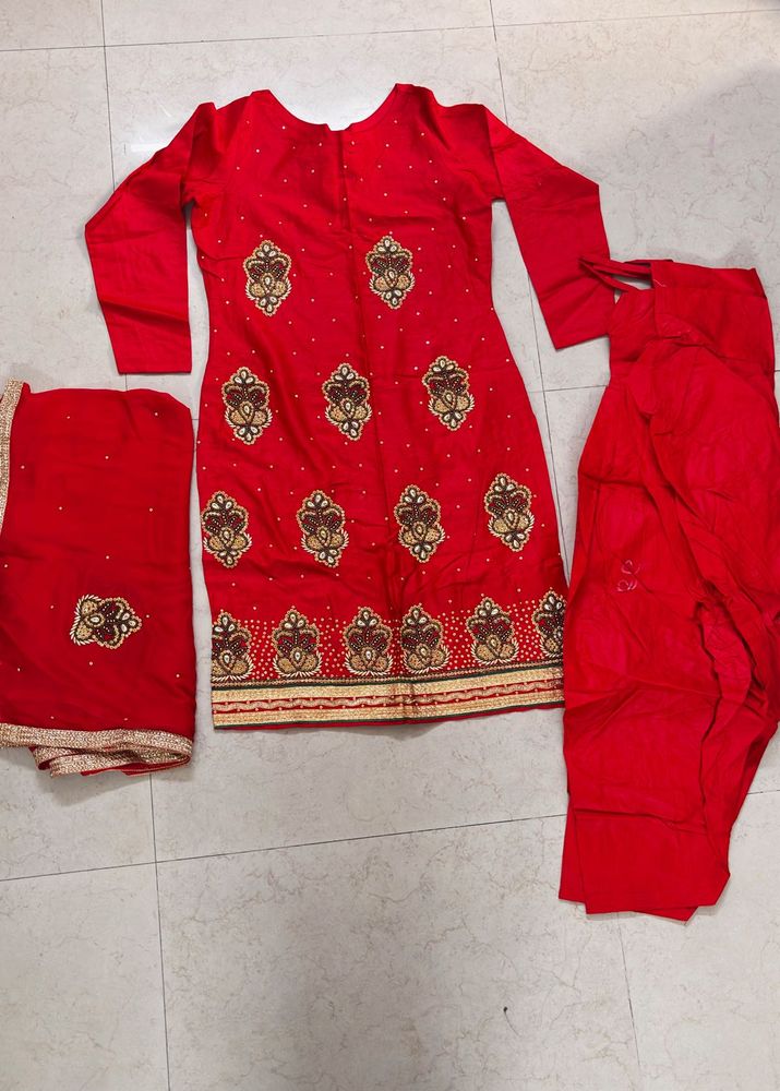 Newly stitched party wear suit