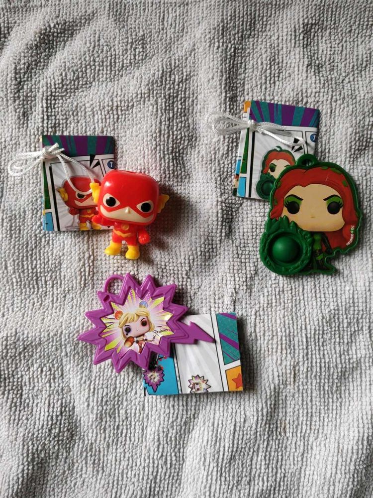DC Kinder Joy Funko POP figurine and Keychains