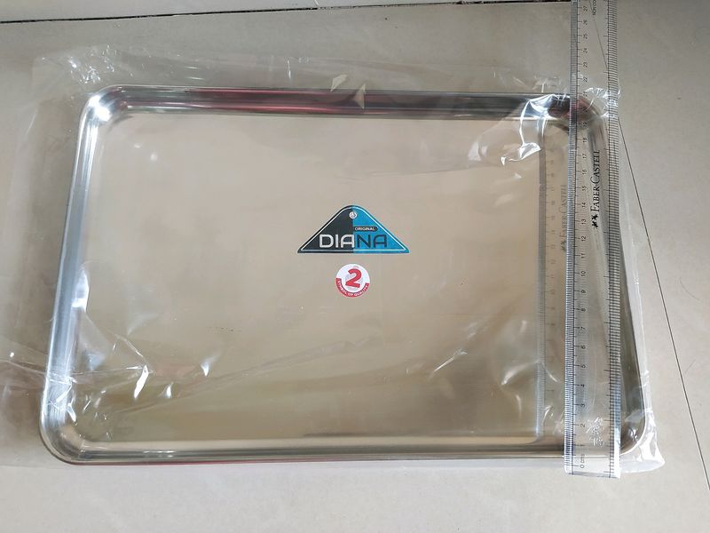 New Unused Rectangular Steel tray (30cm*20cm) , quality steel, rigid, wid cover..