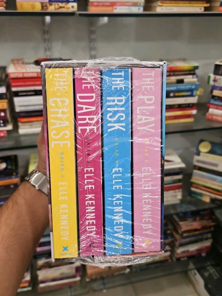 Briar U by Elle Kennedy Set