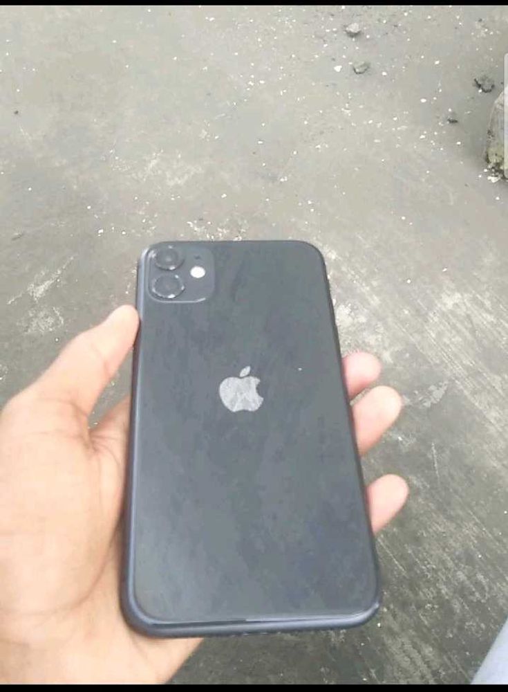 iPhone 11 - Black