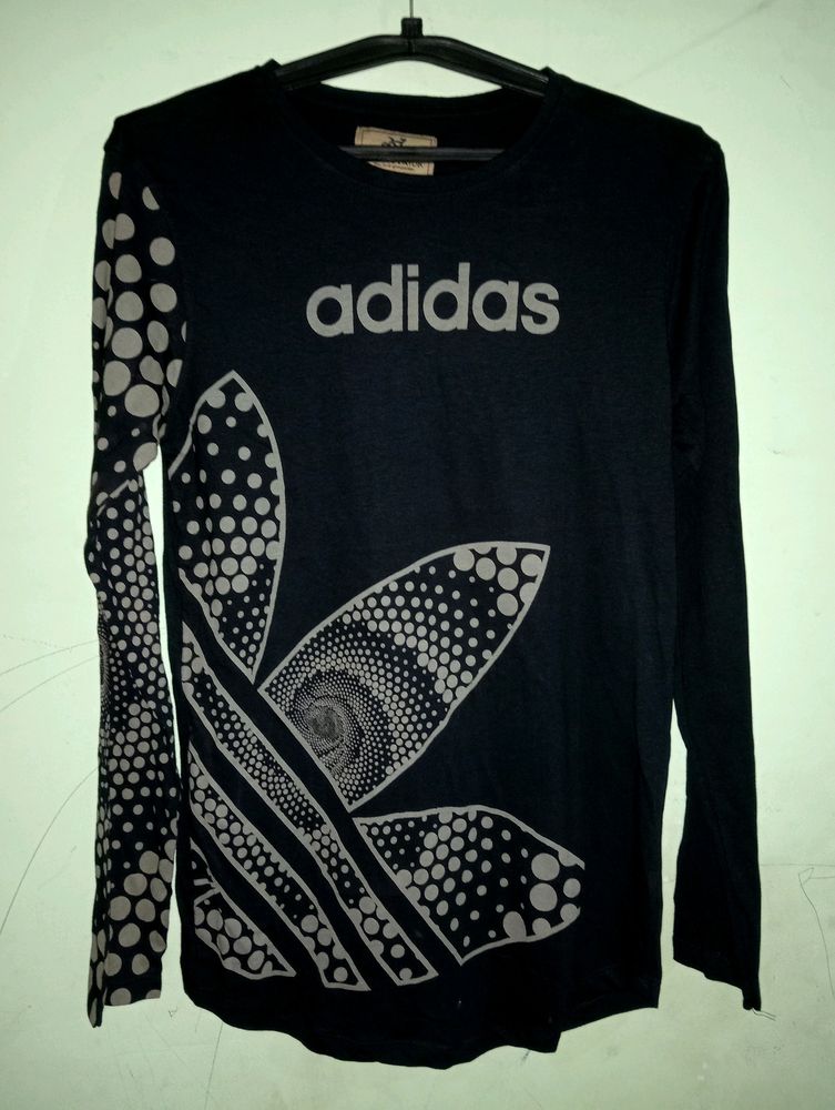 Design T-shirt With Full Sleeves..