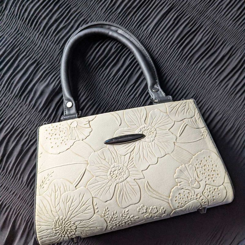 VINTAGE WHITE BAG!!!