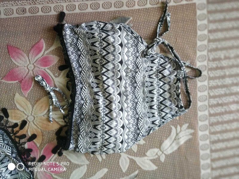 Black &amp; White Swimsuit 3 Pieces