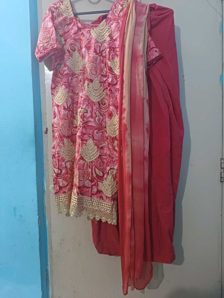Salwar Suit Set With Beautiful Lace &amp; Embroidery
