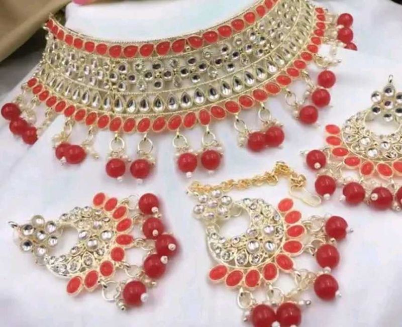 Elegant Black and Gold Jewelry Set