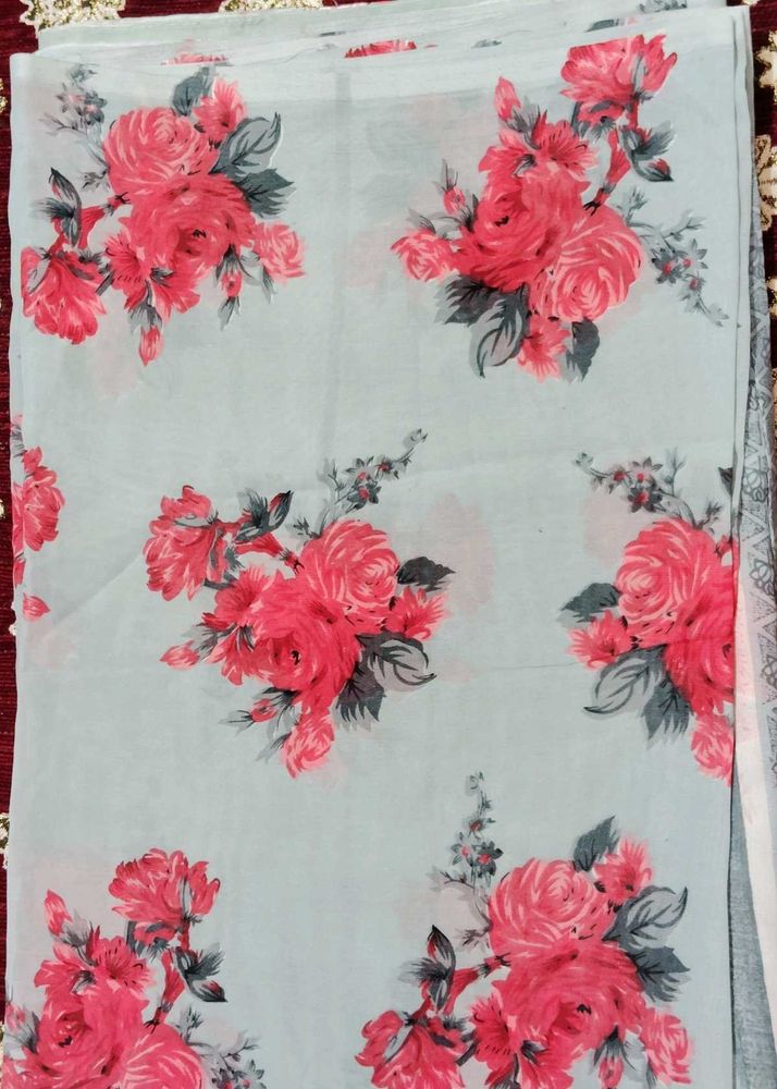 Floral print Saree 🩷
