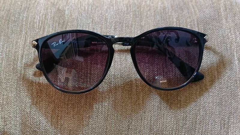 RAY-BAN Sunglasses 😎