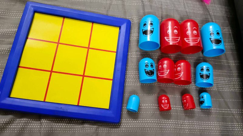 Tic-Tac-Toe Smiley Face Game