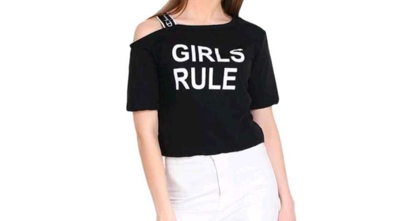 Black cold Shoulder Croptop