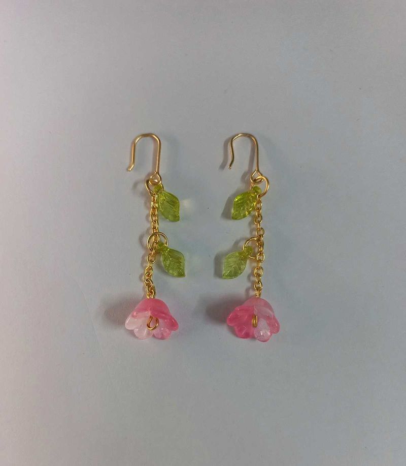 🌸 Elegant Handmade Pink Flower Leaf Drop Earrings
