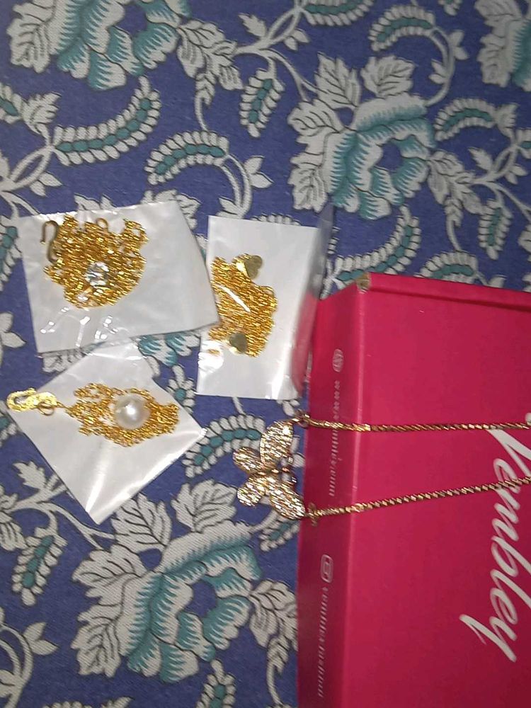 Gold Tone Necklace Bundle