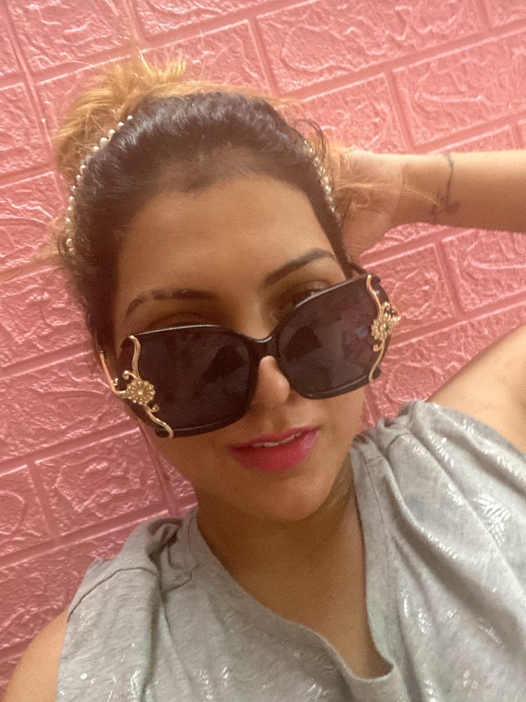 Diamond Gold flower Classy  Trending  Sunglasses