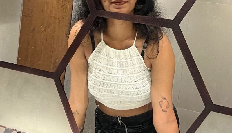 WHITE ANYWHERE WEARING TOP