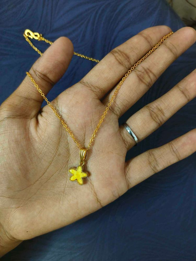 Flower Pendant Necklace
