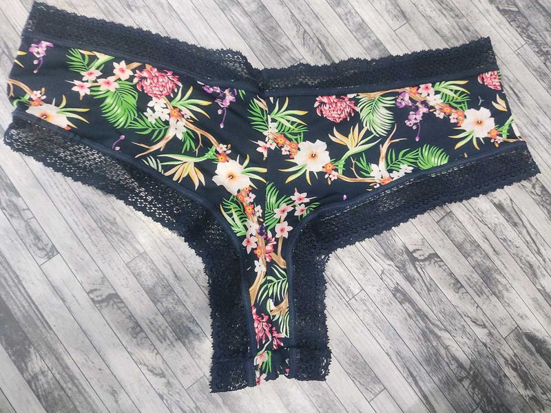Floral Print Briefs 36 size 🧡