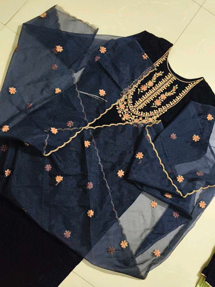 Beautiful Velvet Kurta Set
