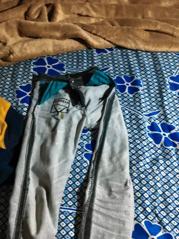 Boy&#39;s Grey Casual Pants