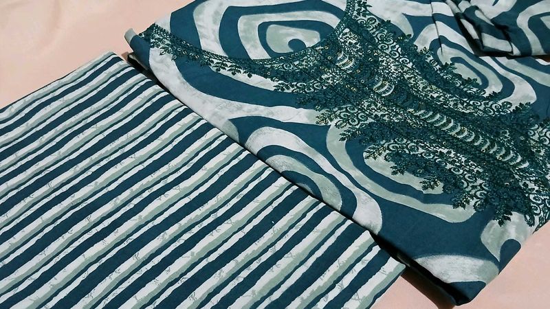 Pretty Printed Suit Material For Women💚✨️