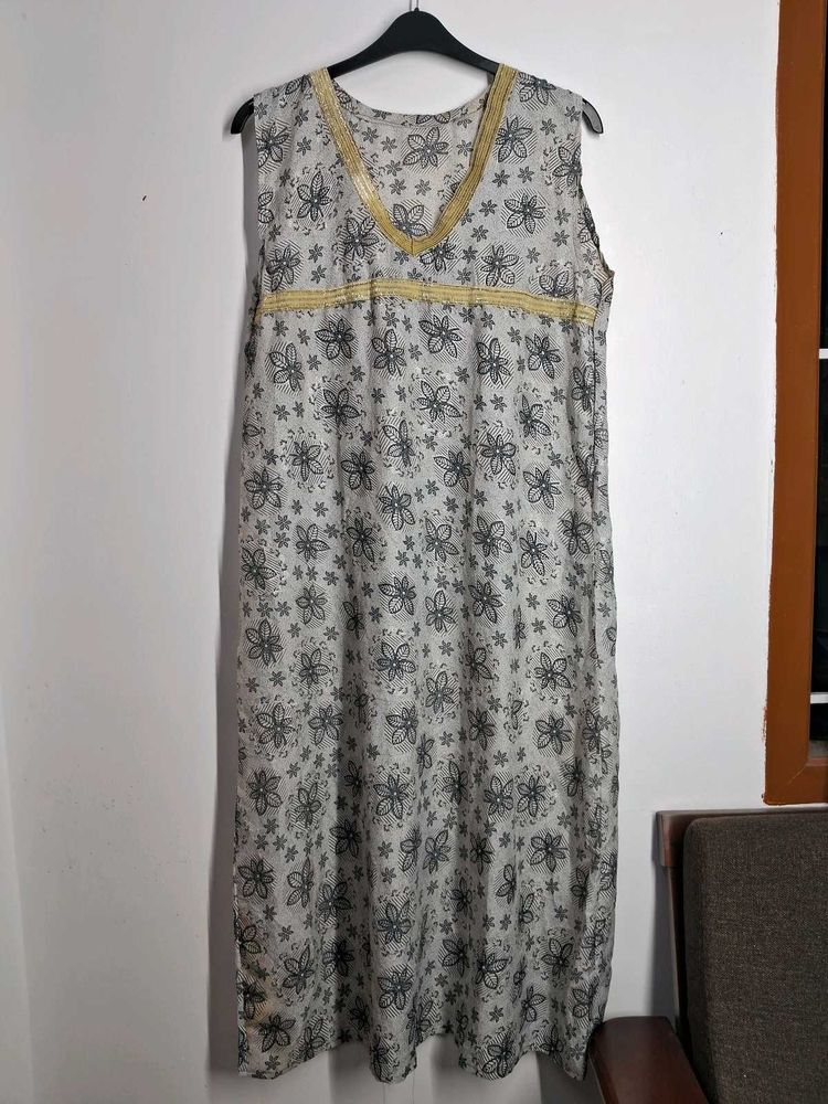 Sleeveless Long Dress.