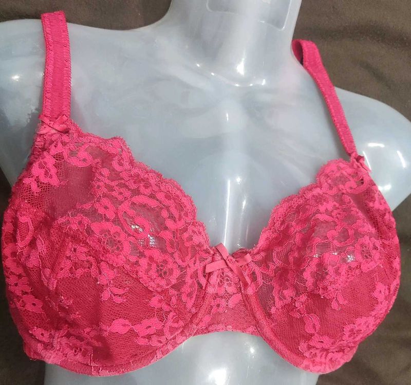 Pink Lace Bra 🖤