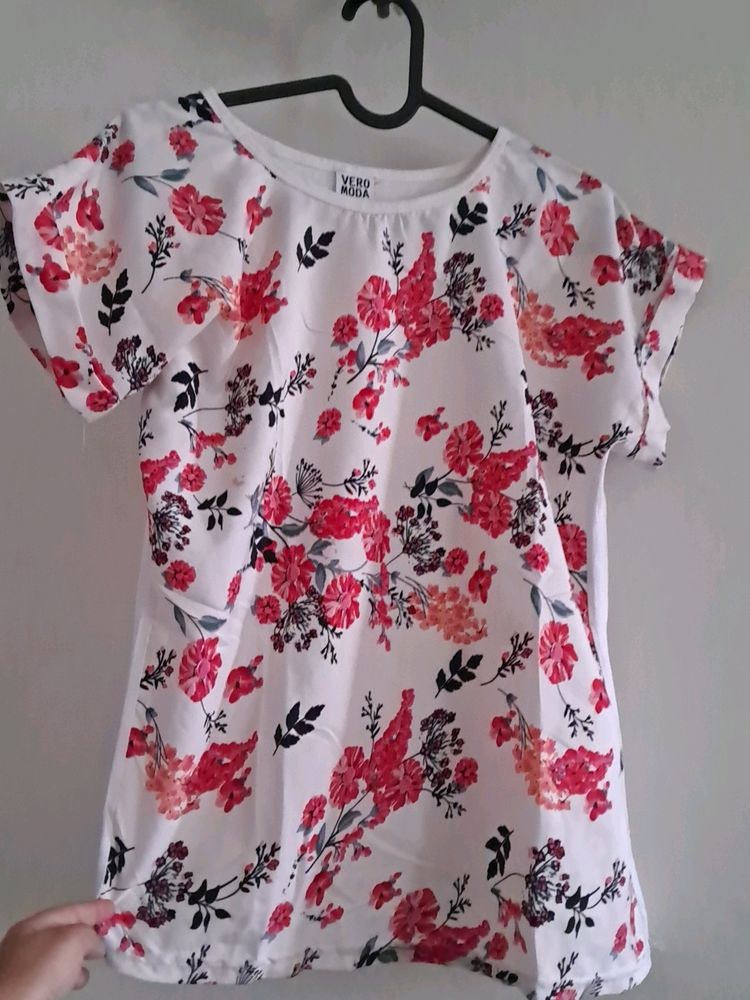 Vero Moda Floral Top