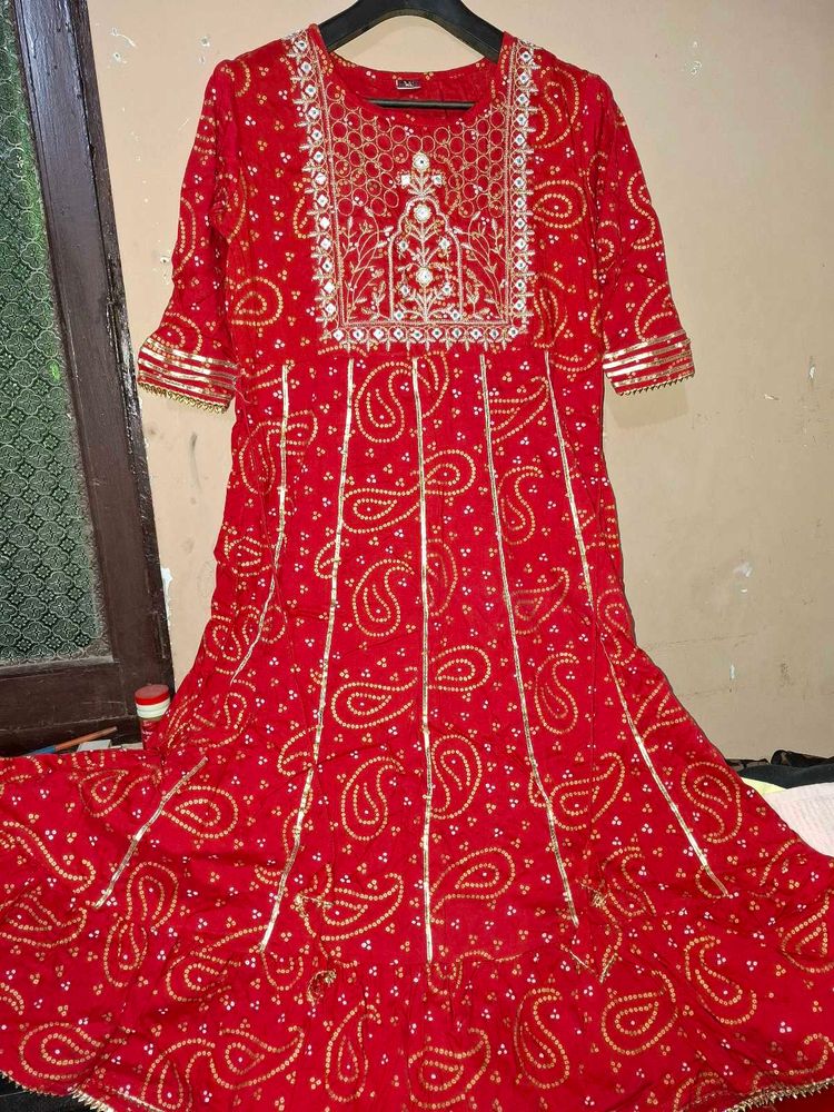 Red &amp; Gold Paisley Print Kurti
