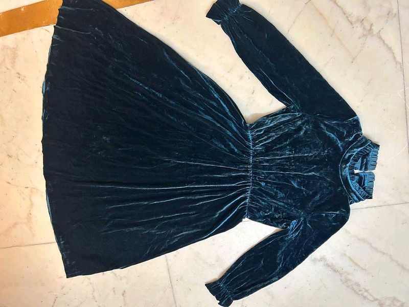 Elegant Velvet Long Sleeve Dress