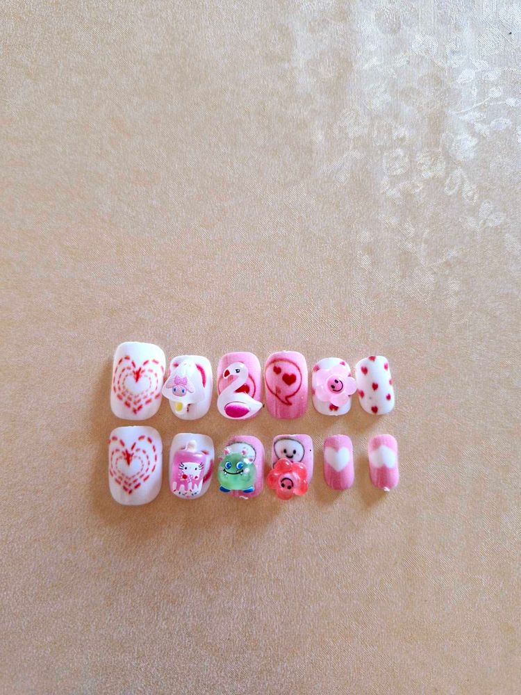 Pack Of 12 Press On Nails