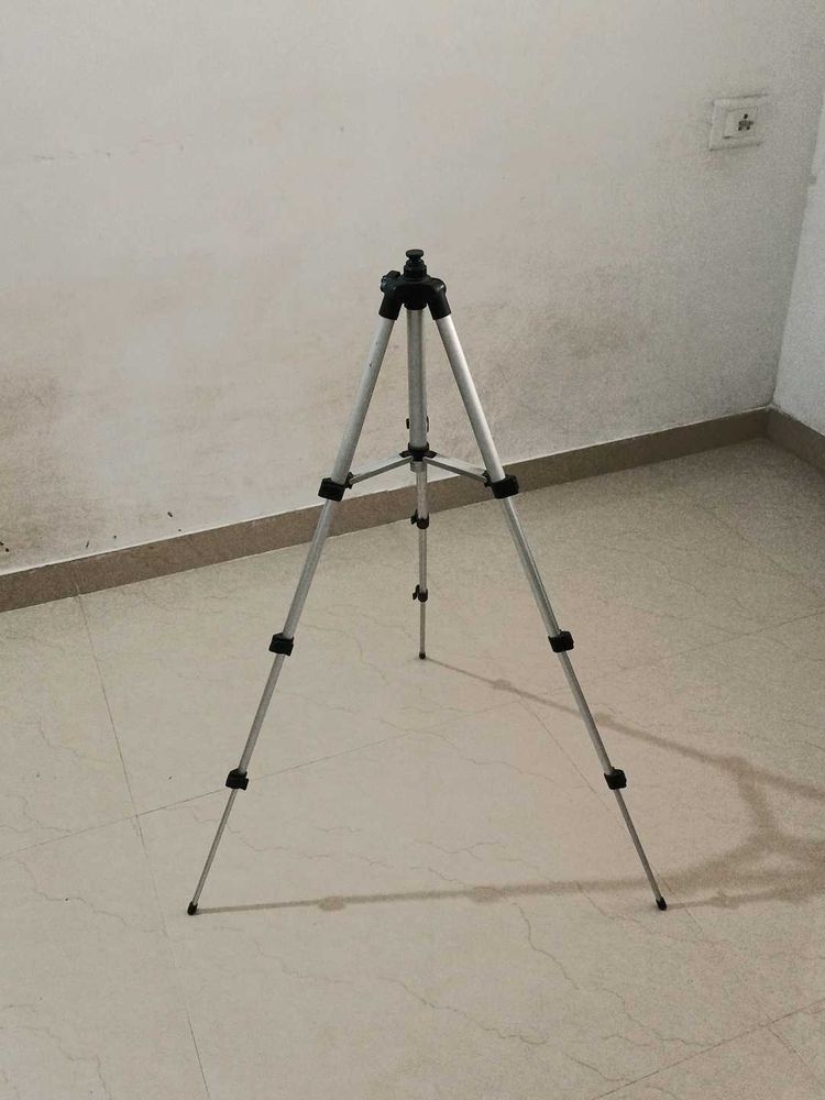 Silver Camera Tripod With Ring Light