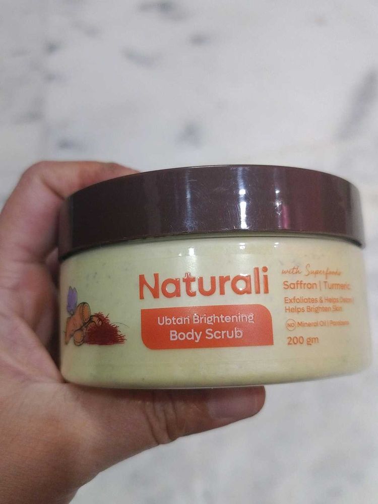 Naturali Ubtan Brightening Body Scrub
