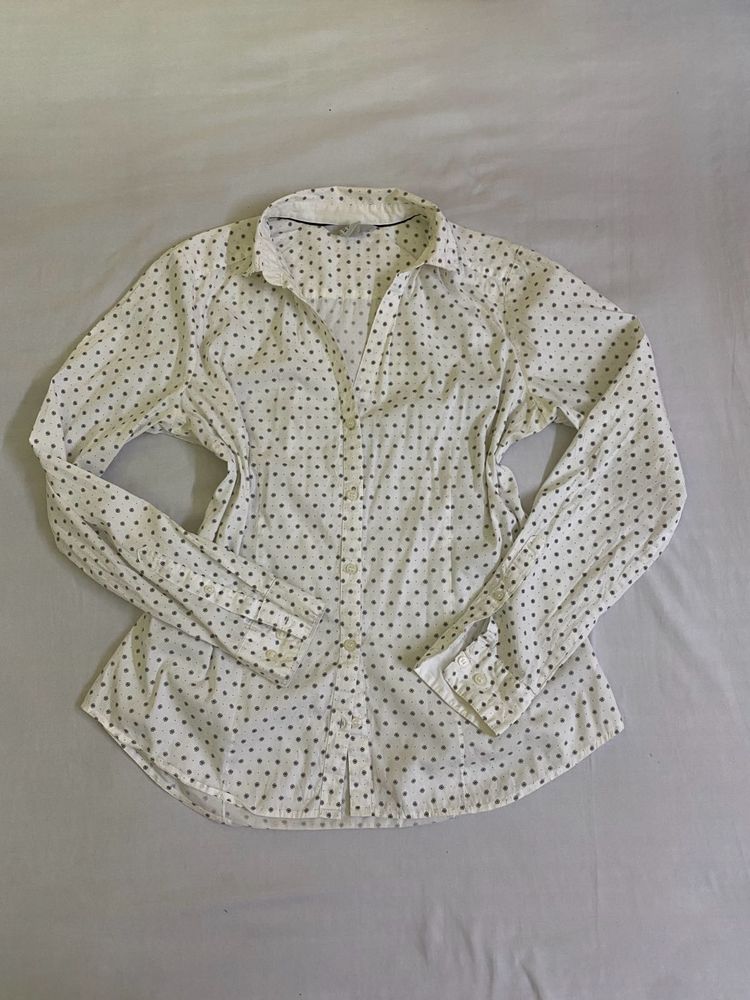 H&amp;M White Polka Dot Shirt Size S