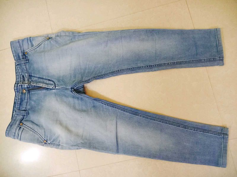 Light Wash Denim Jeans 32 Size