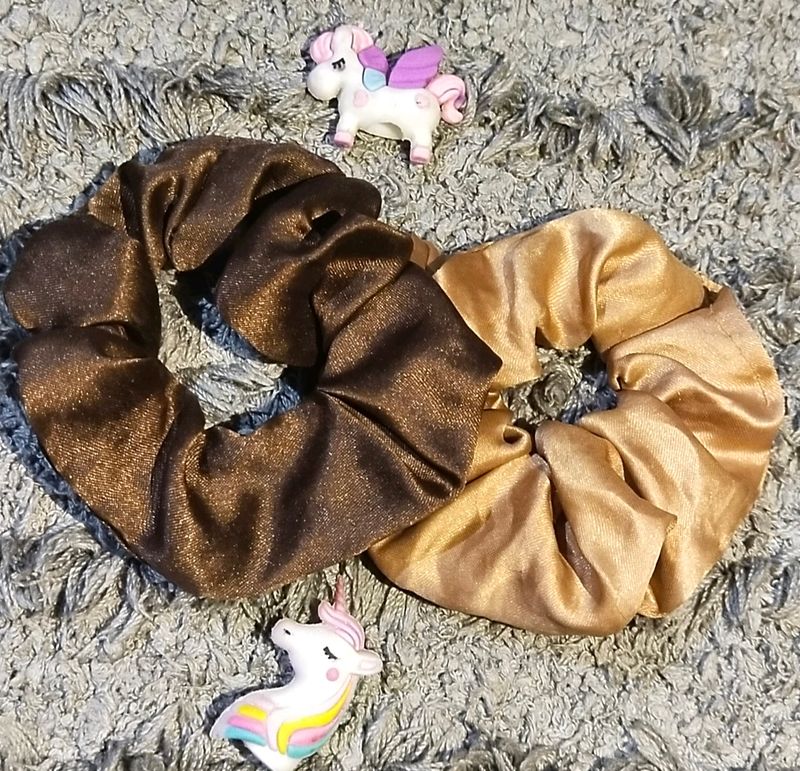 2 Scrunchies And One Transparent Glasses