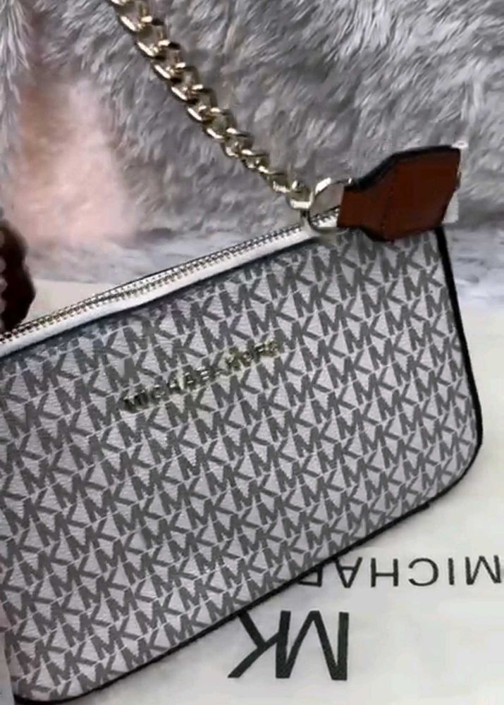 Micheal kors slingbags