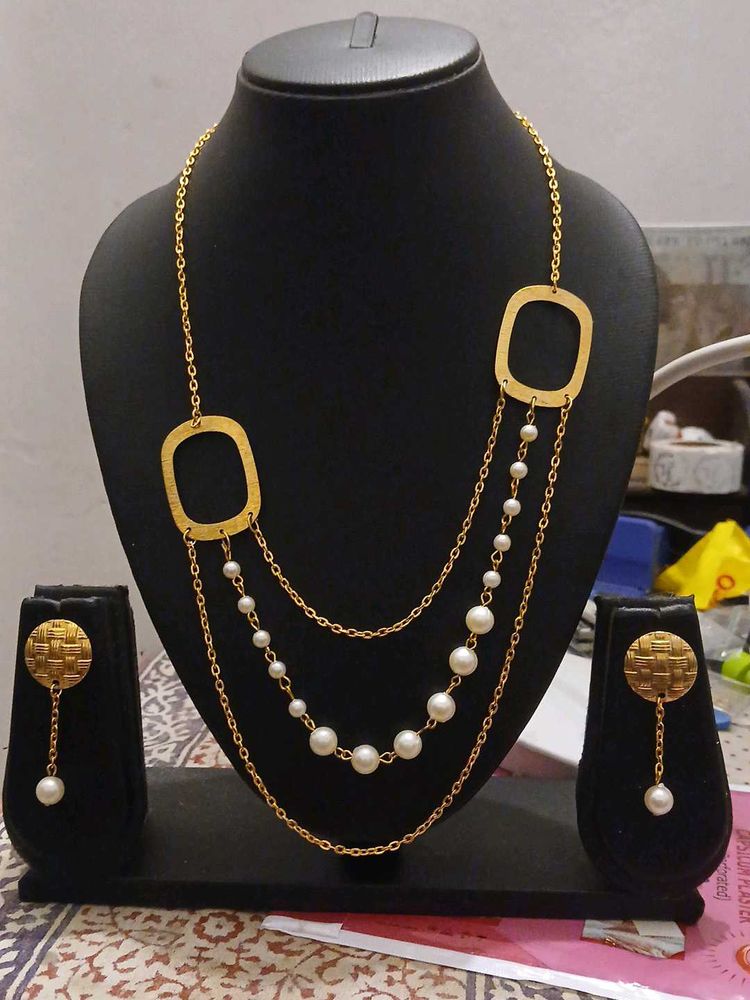 Elegant Pearl Necklace Set