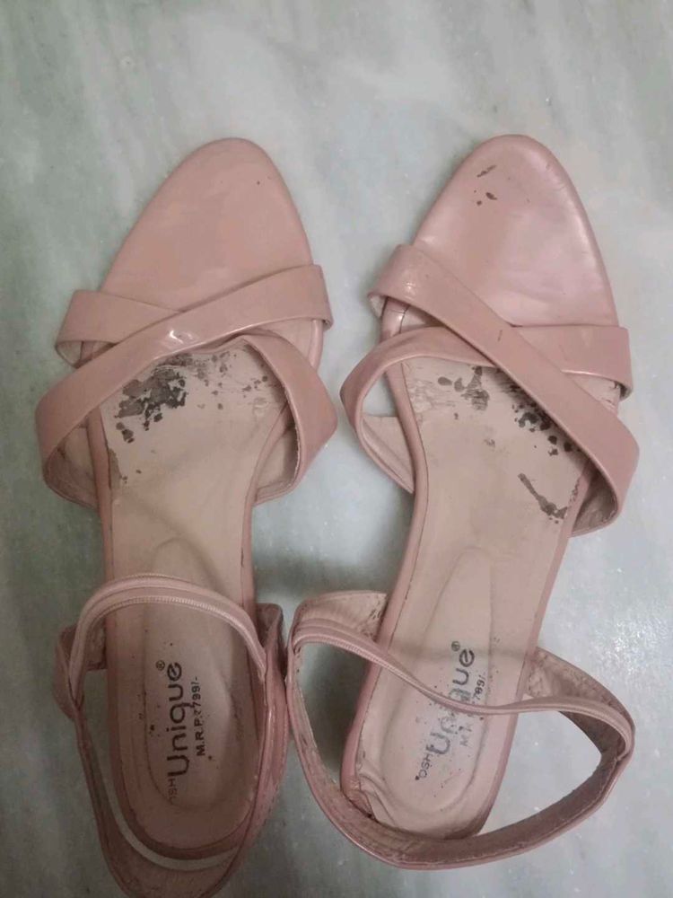 PEACH HEELS FOR LADIES 🤍