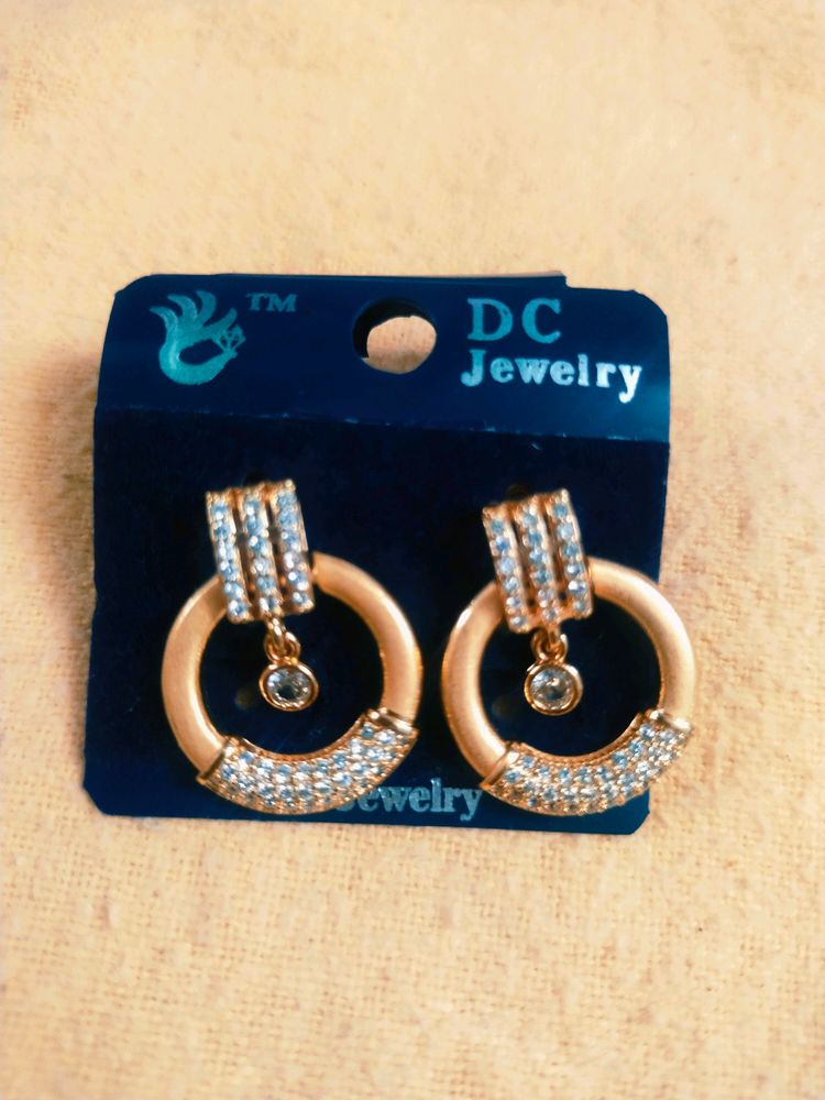 Colour:Rose Gold . Earings