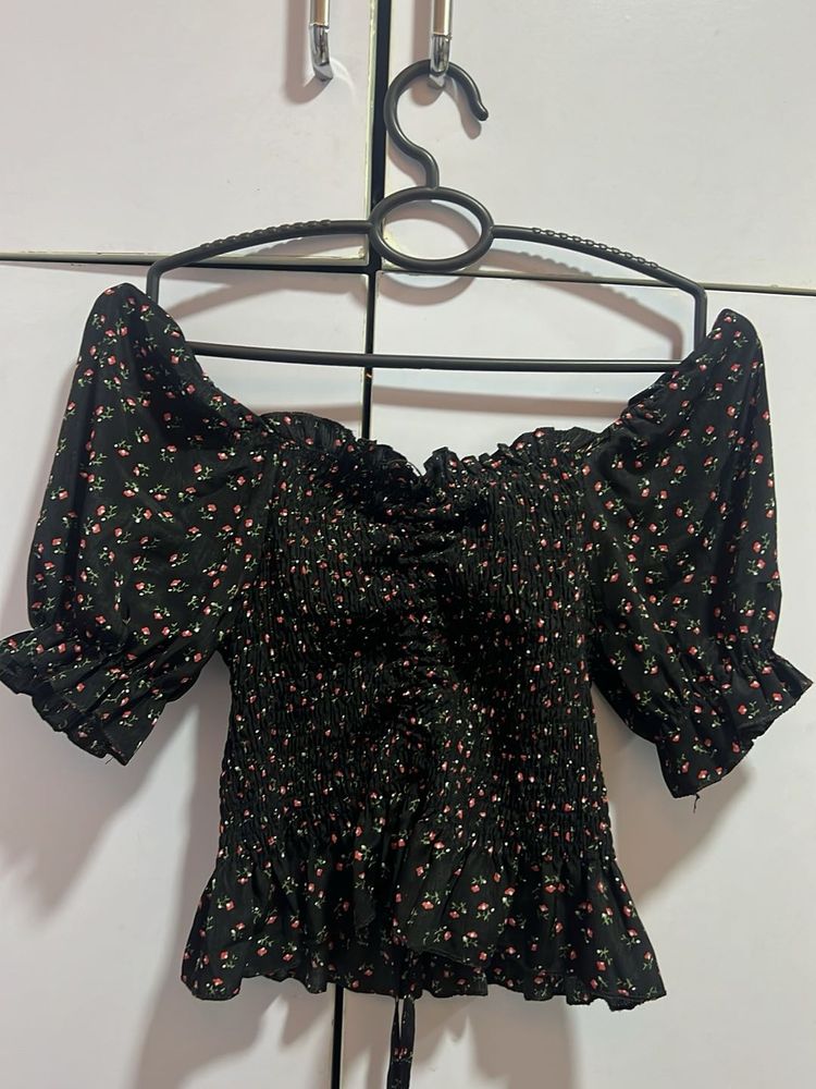 Pinteresty Black Top With Floral Print