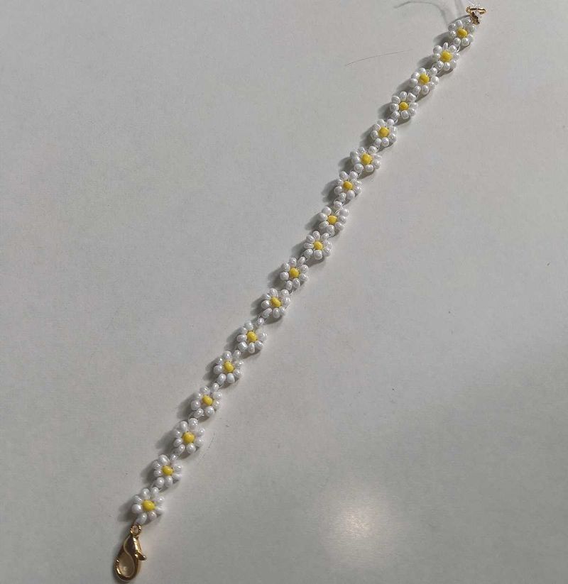 Daisy Beaded Bracelet