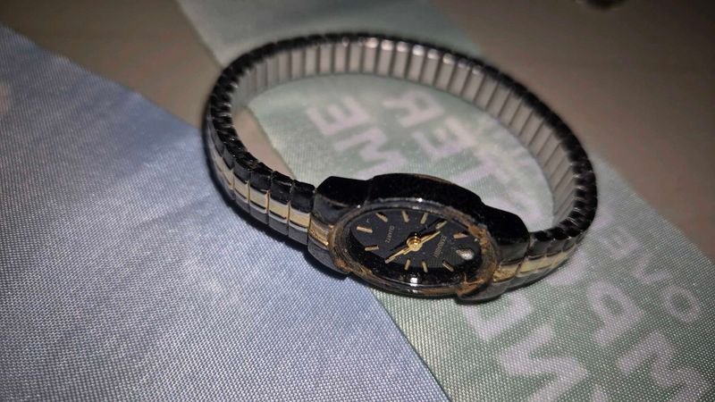 Elegant Women&#39;s Watch( Need Repair)