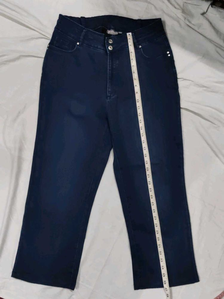 Dark Blue Cropped Jeans