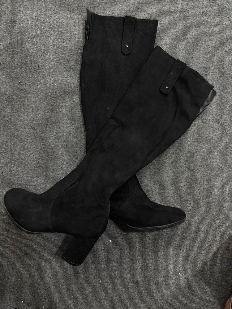 Black Knee Length Boots