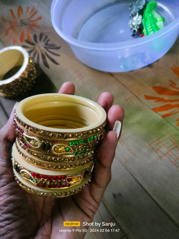 6 Bangles Diomond And Stone Stylish