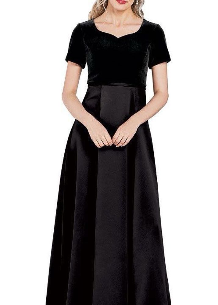 Elegant Black Maxi Dress