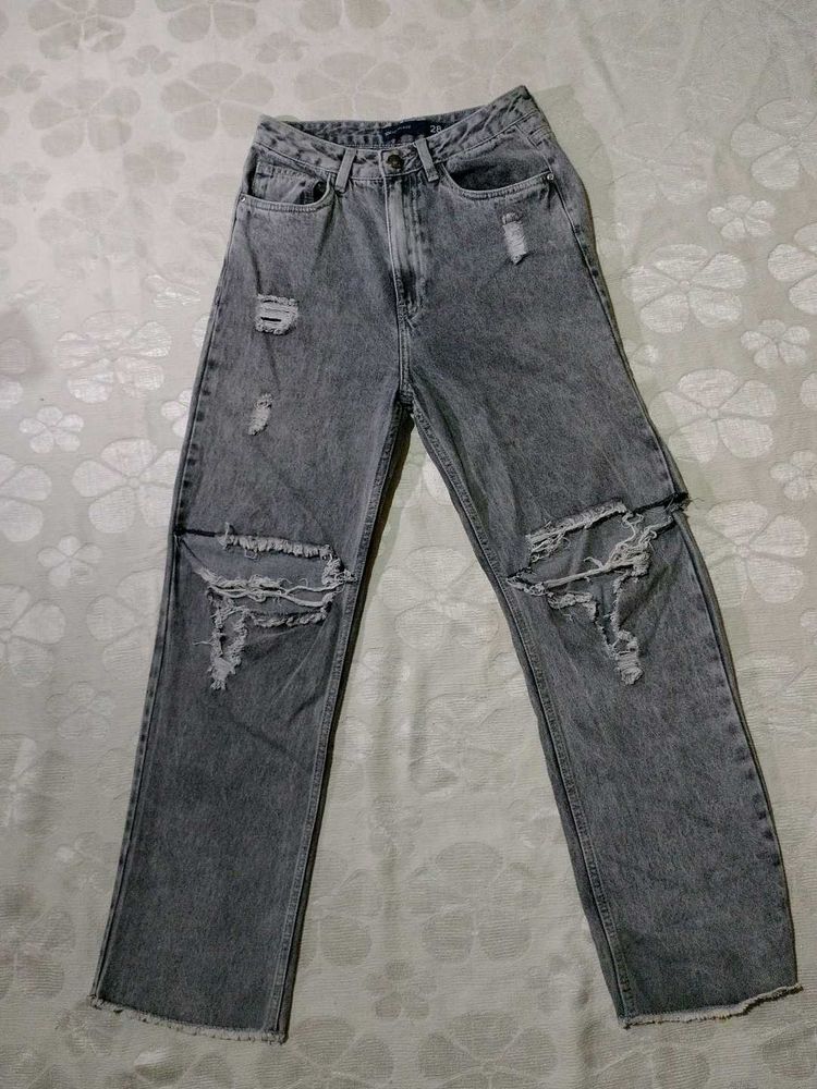 Ripped grey jeans