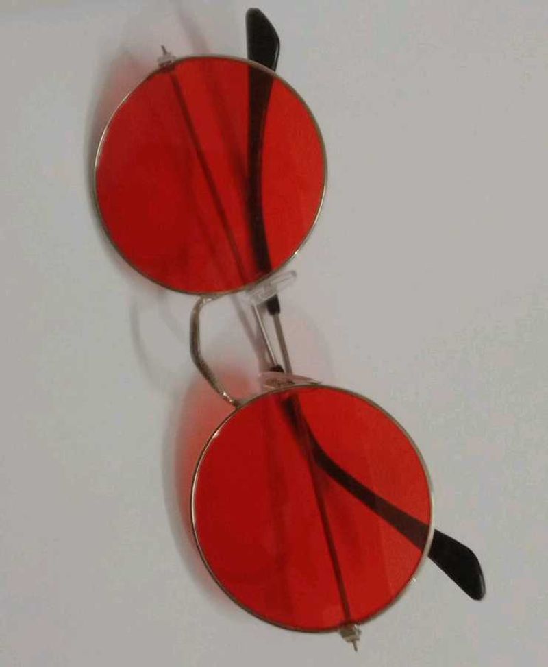 Red Vintage Sun Glass