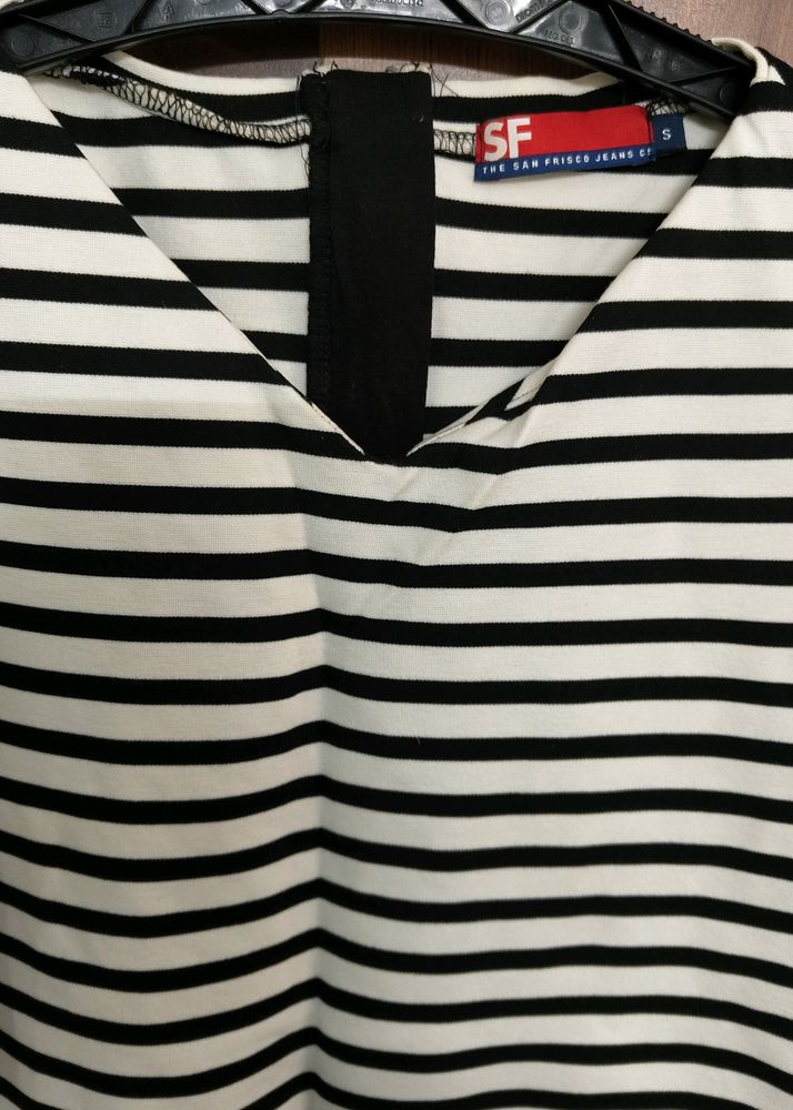 B&amp;W Striped Top
